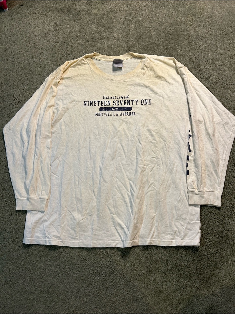 Vintage Y2K Silver Tag Nike Long Sleeve Size XL Sleeve Hit Center Swoosh